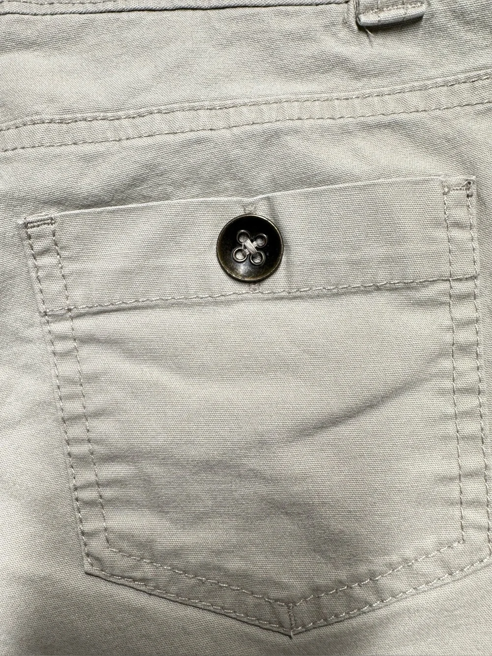 New York & Company Khaki High Waist Shorts Women’s Size 2 – 4” Inseam Summer